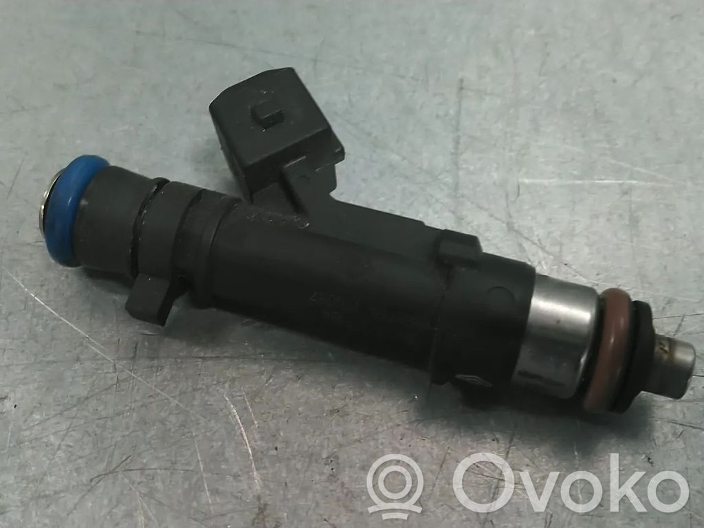 Dacia Sandero Fuel injector 