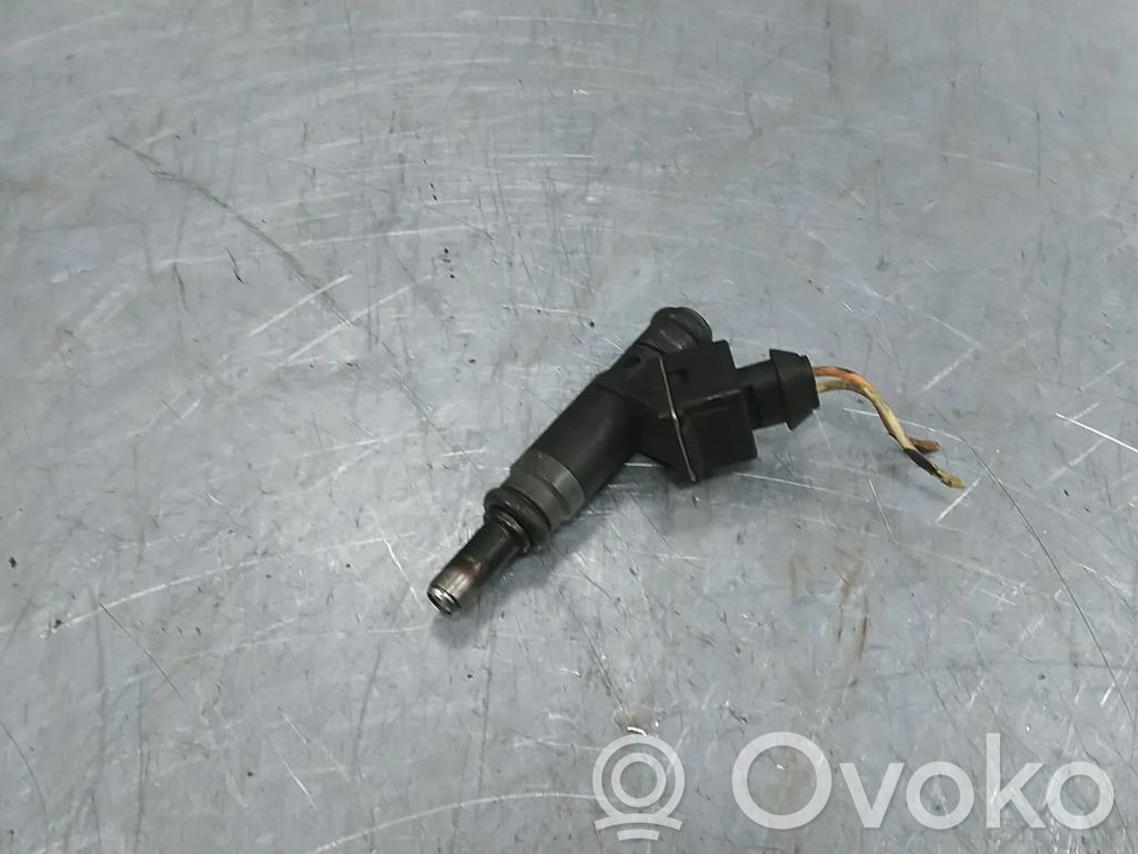 BMW 3 E90 E91 Fuel injector 