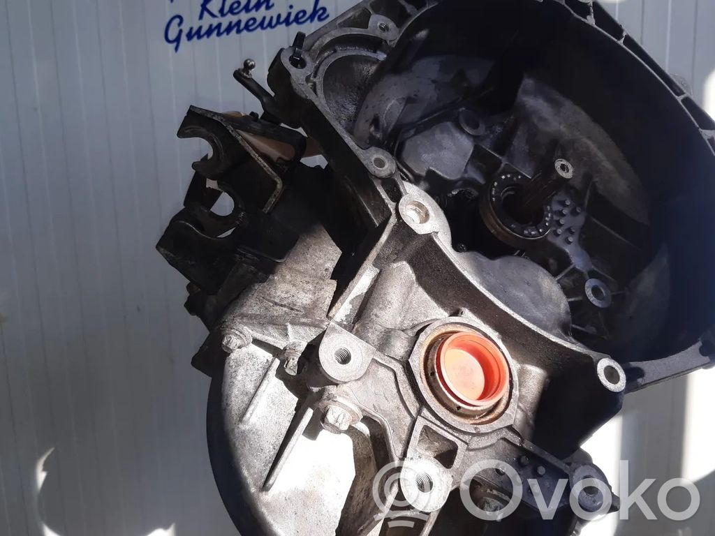 Opel Zafira B Manual 5 speed gearbox 