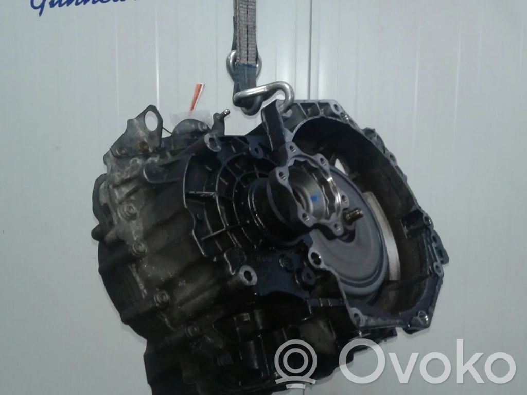 Volkswagen PASSAT B6 Manual 5 speed gearbox 