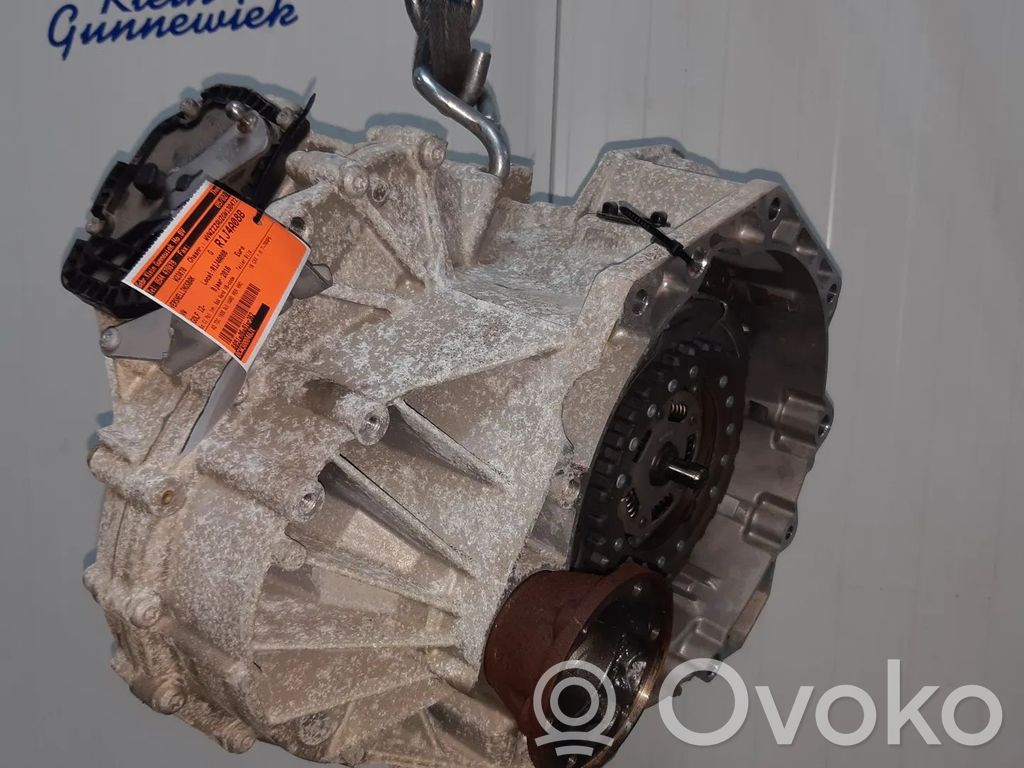 Volkswagen Golf VII Manual 5 speed gearbox 