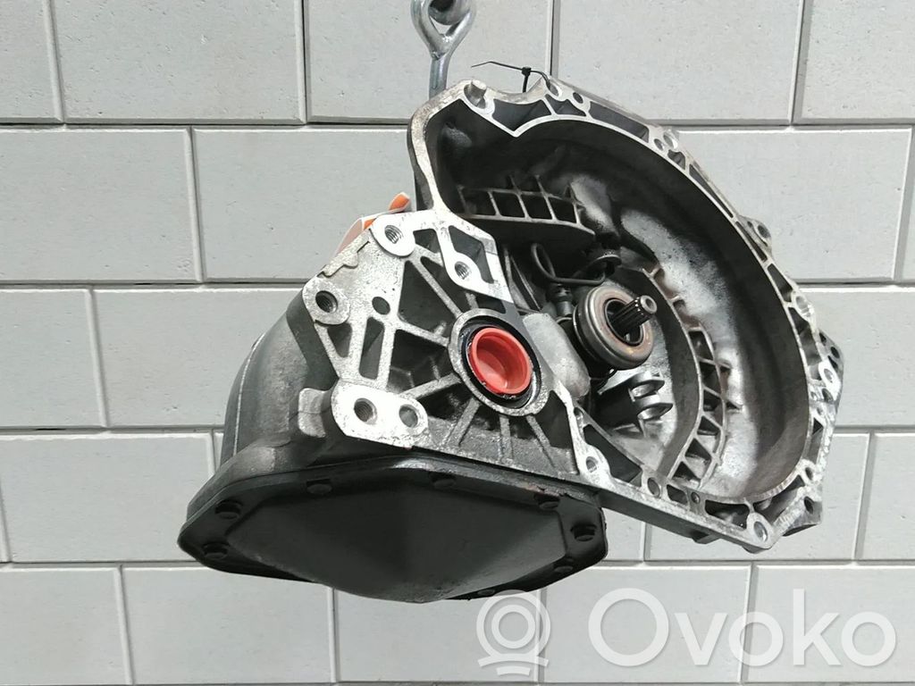 Opel Corsa D 5 Gang Schaltgetriebe 