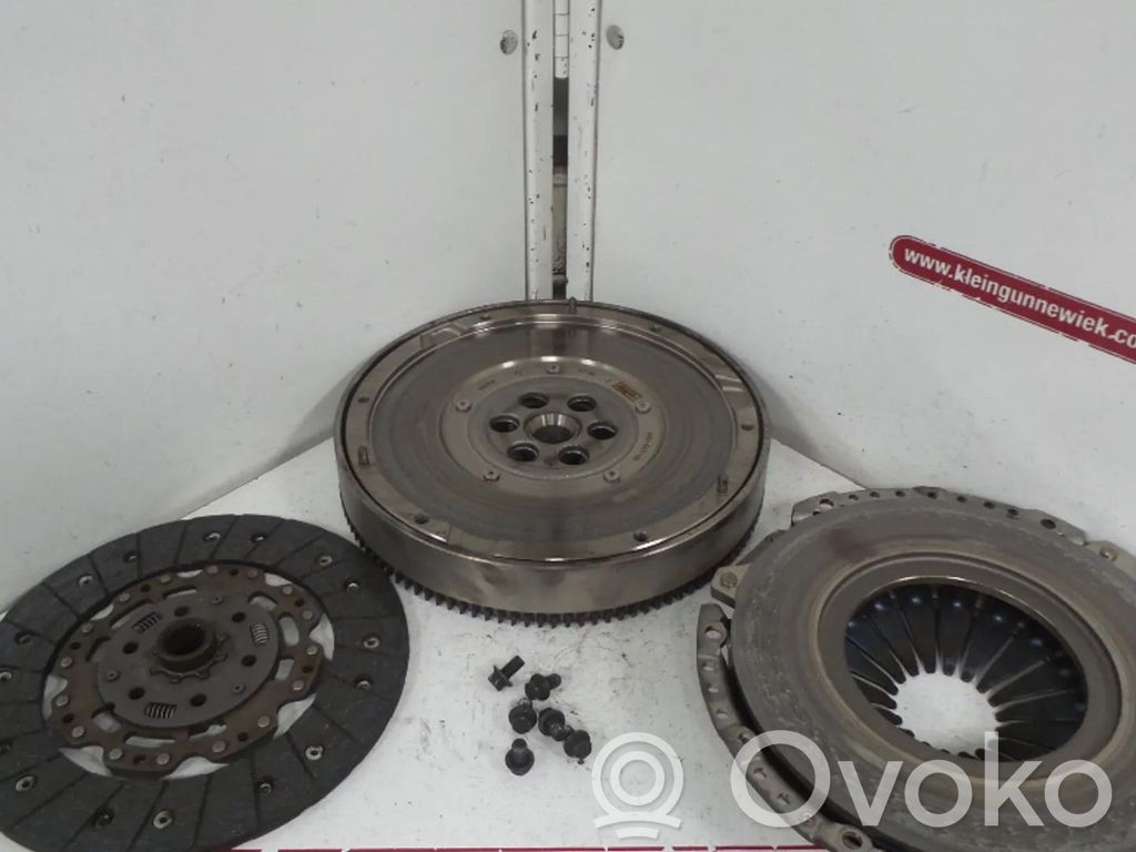 Volante motor   FM516477DD,1916431,2028458,2521670,415053710,BG916477CA,FM516477DC,FM516477DE,RMFM516477DD