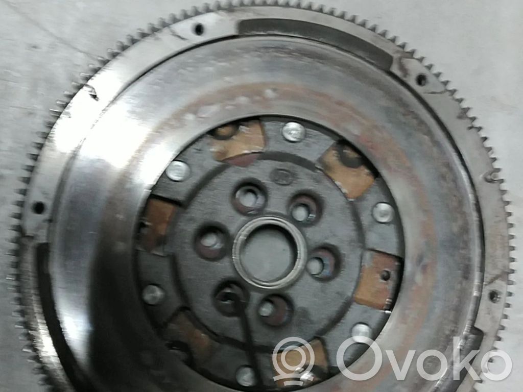 Volkswagen PASSAT B6 Koło zamachowe 