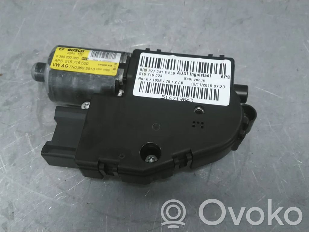Audi Q5 SQ5 8R Silniczek szyberdachu 