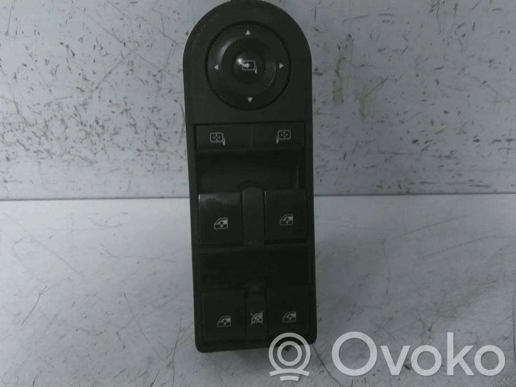Opel Corsa D Inne części wnętrza samochodu 