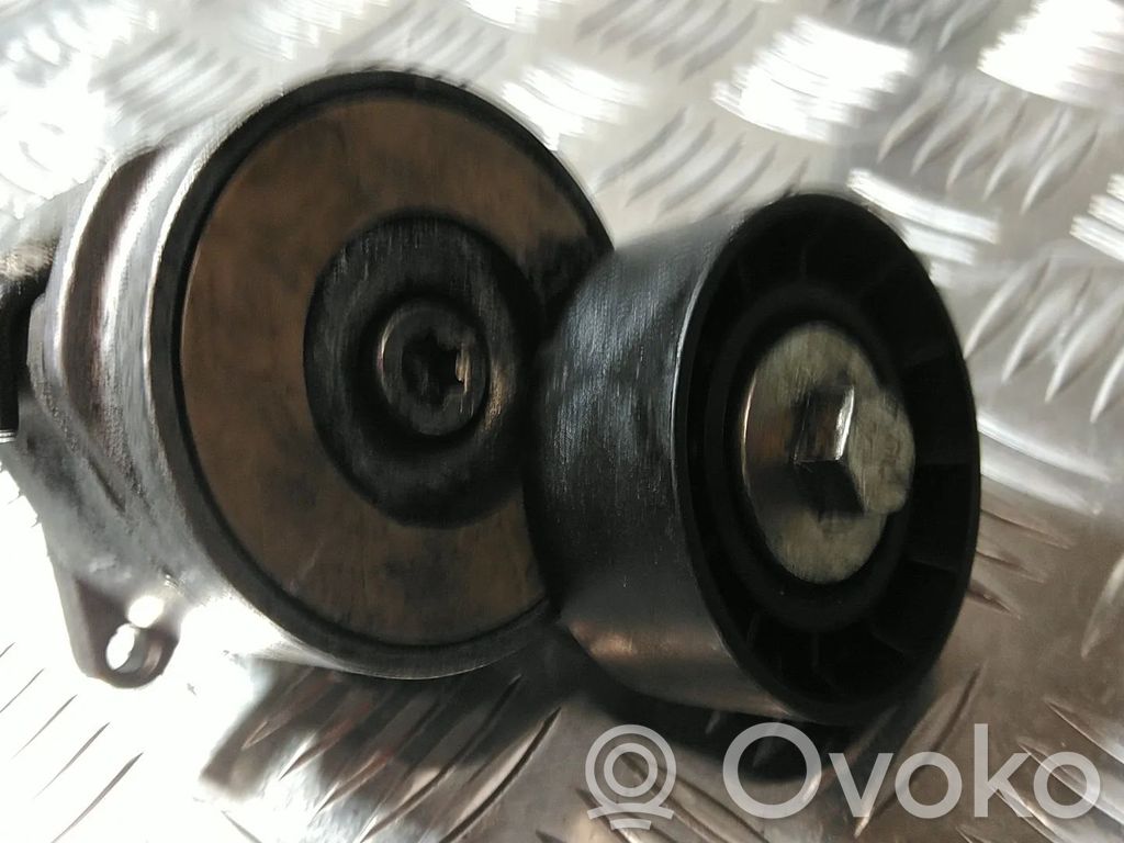 Opel Combo D Kita variklio skyriaus detalė 