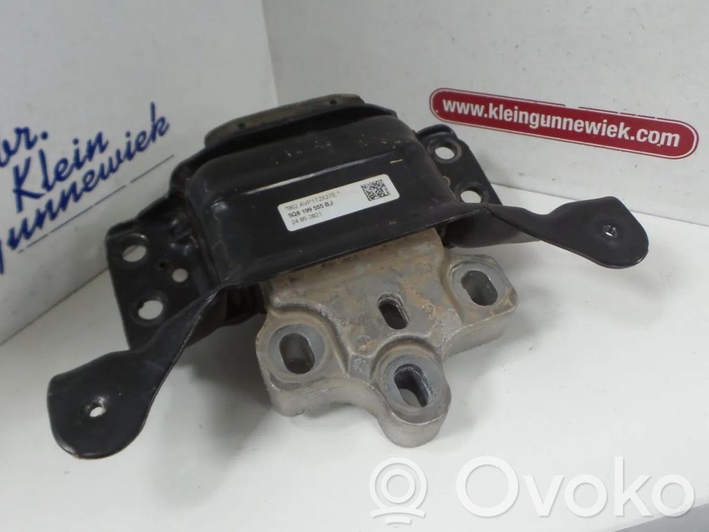 Volkswagen Golf VIII Soporte de la caja de cambios 