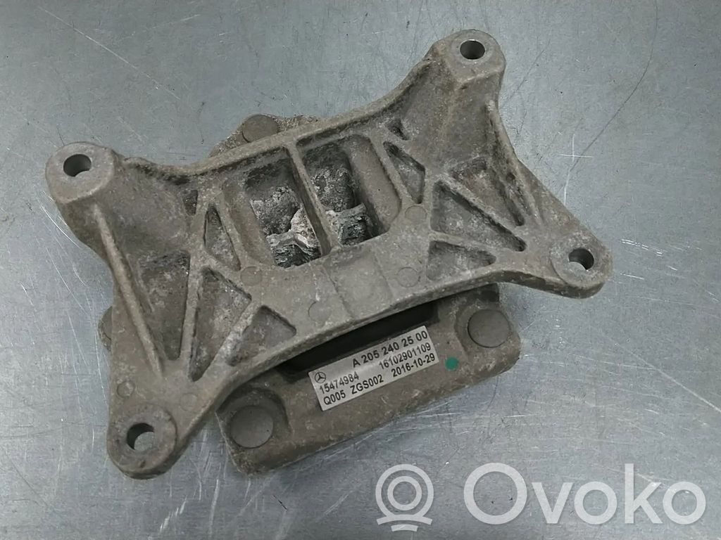 Mercedes-Benz C W205 Soporte de la caja de cambios 