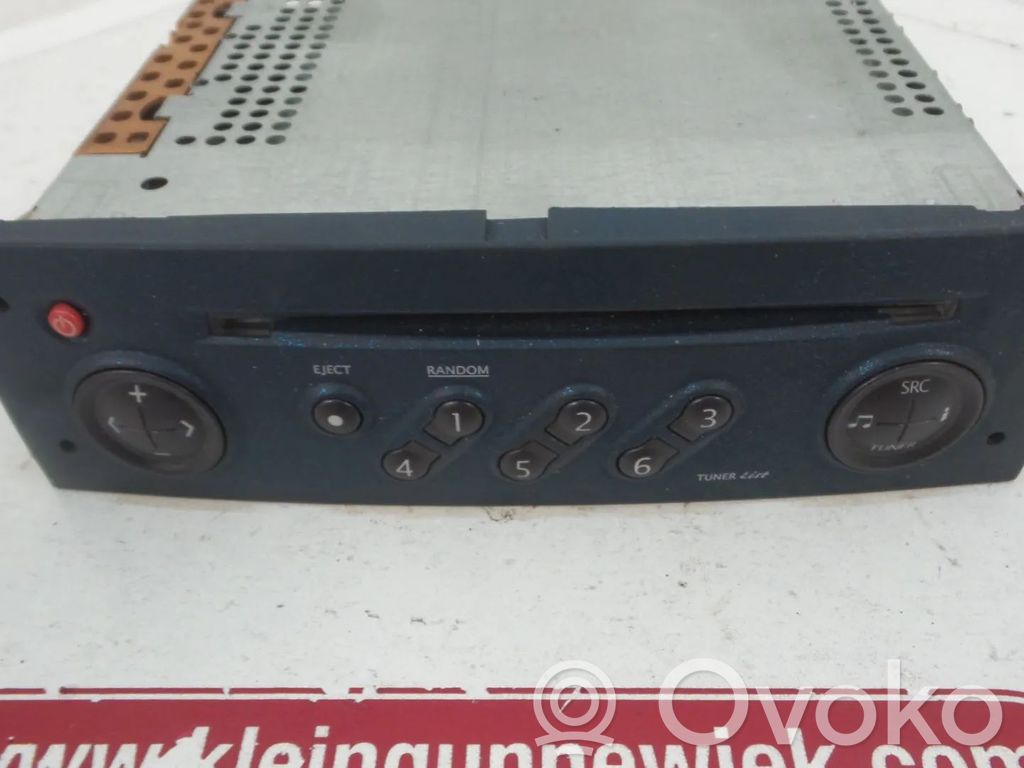 Radio / CD-Player / DVD-Player / Navigation   8200377862