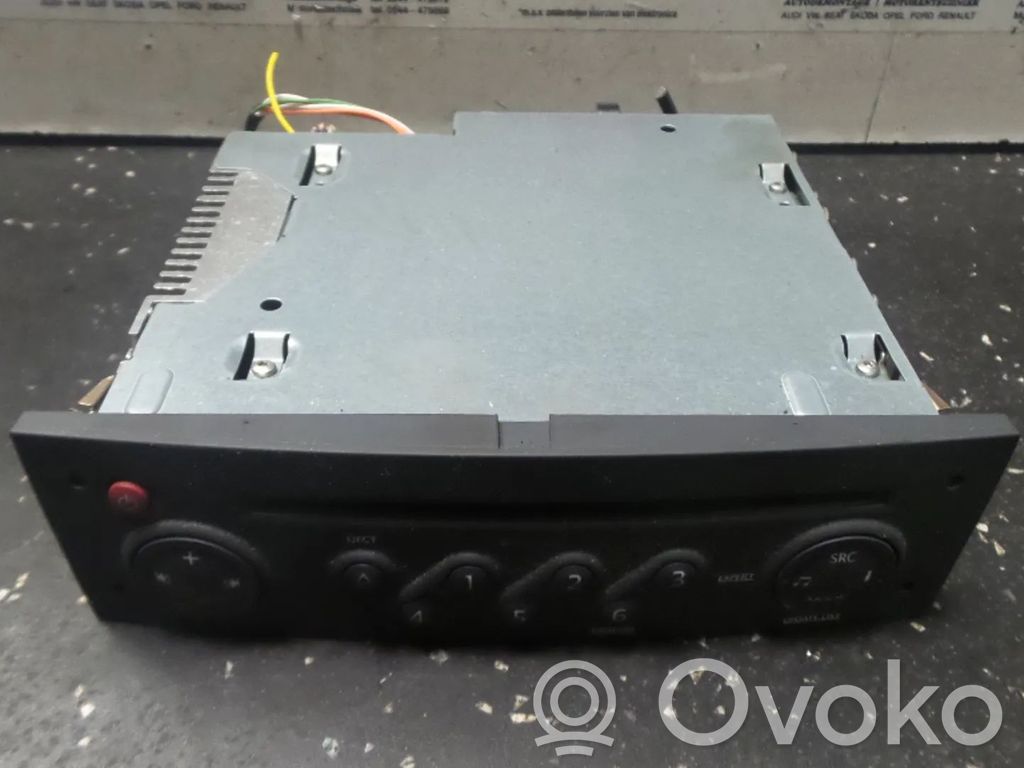 Panel / Radioodtwarzacz CD/DVD/GPS   8200607915