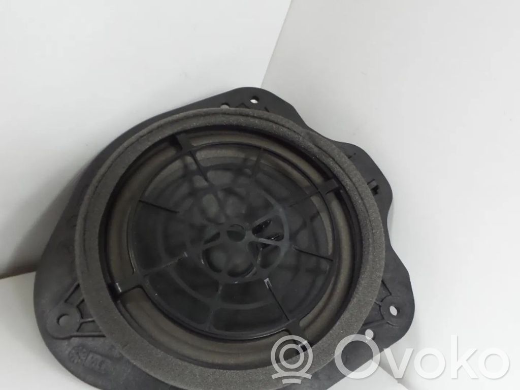 Audi TT TTS RS Mk3 8S Etuoven kaiutin 