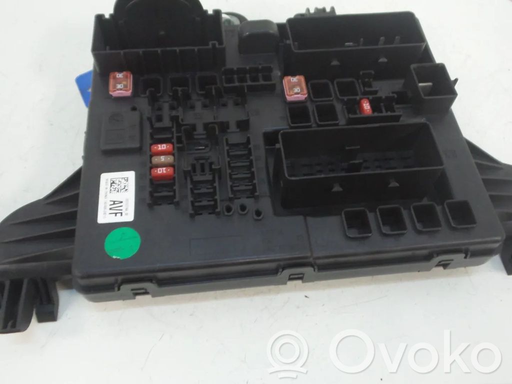 Opel Insignia A Módulo de fusible 