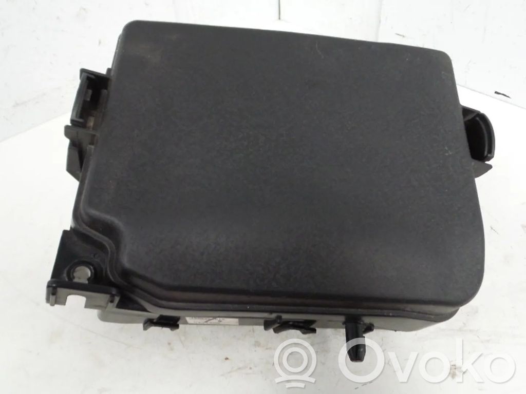 Hyundai i30 Modul siguranțe 