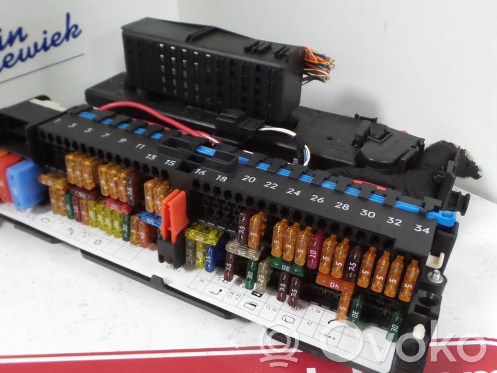 BMW X3 E83 Fuse module 