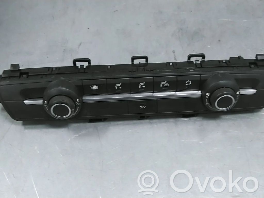Opel Vivaro Climate control unit 