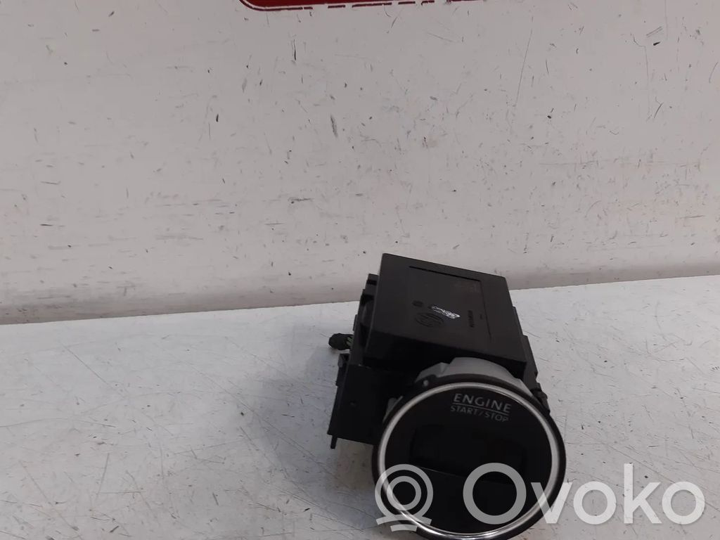 Volkswagen PASSAT B7 Butuc cheie contact 