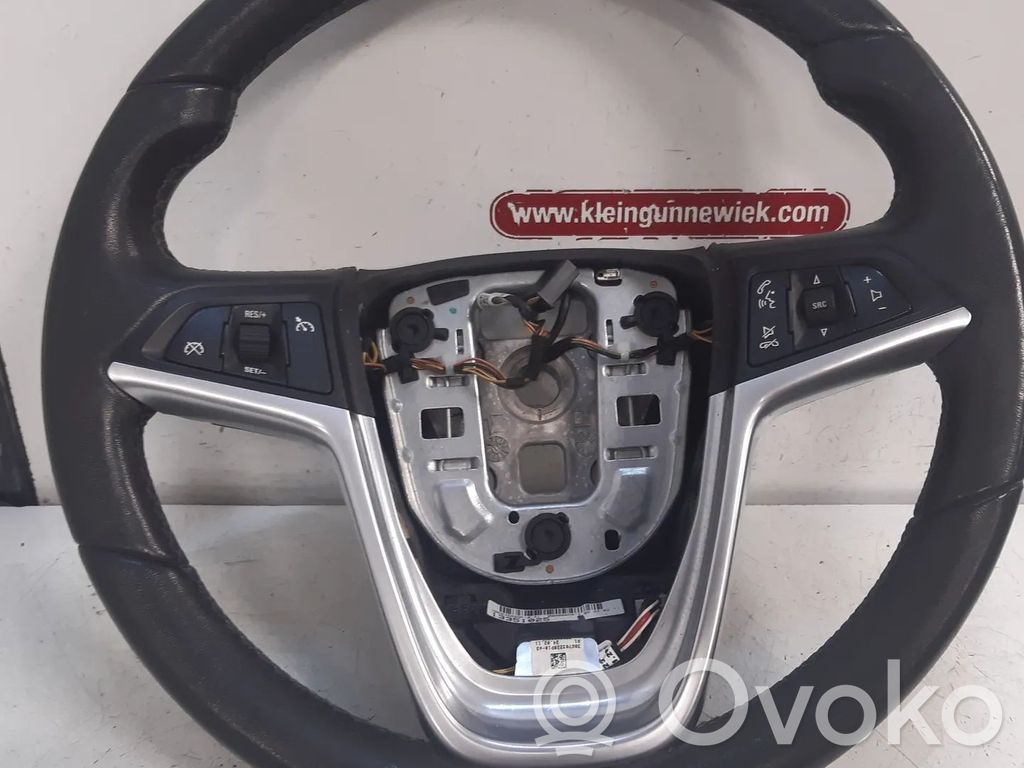 Opel Meriva B Ohjauspyörä 