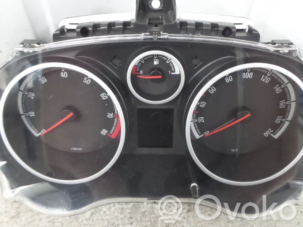 Opel Corsa D Licznik / Prędkościomierz 