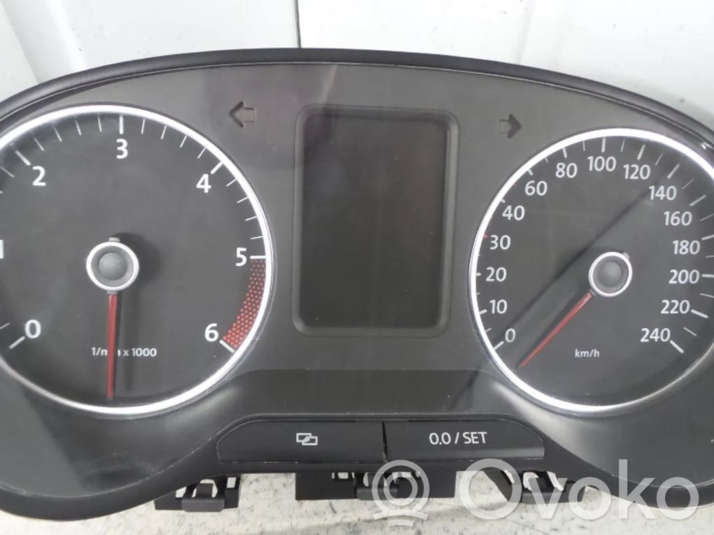 Volkswagen Polo V 6R Licznik / Prędkościomierz