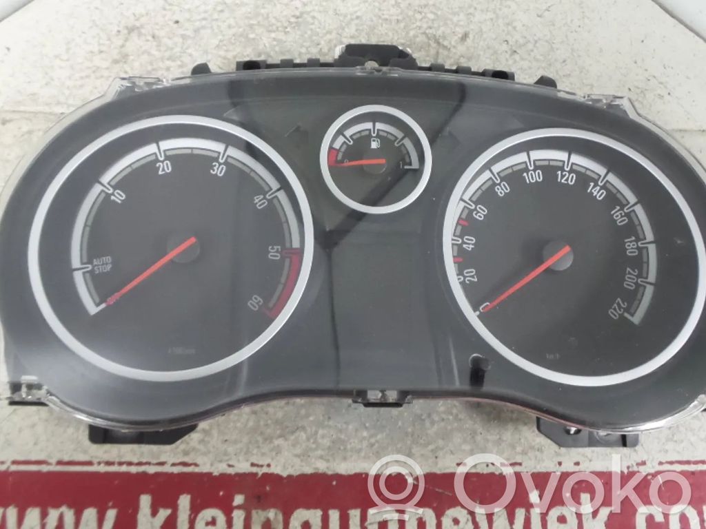 Opel Corsa D Geschwindigkeitsmesser Cockpit 