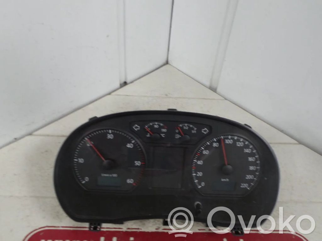 Volkswagen Polo Tachimetro (quadro strumenti) 