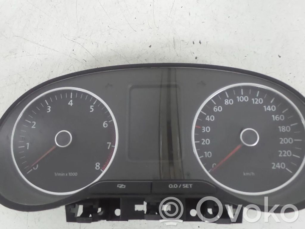 Volkswagen Polo V 6R Tachimetro (quadro strumenti) 