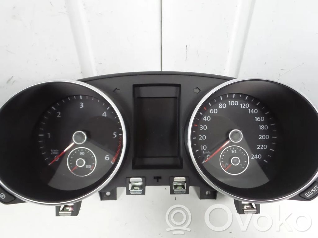 Volkswagen Golf VI Tachimetro (quadro strumenti) 