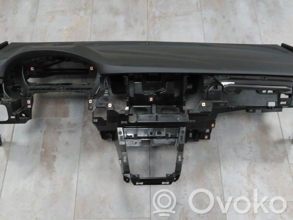 Vauxhall Astra K Панель 