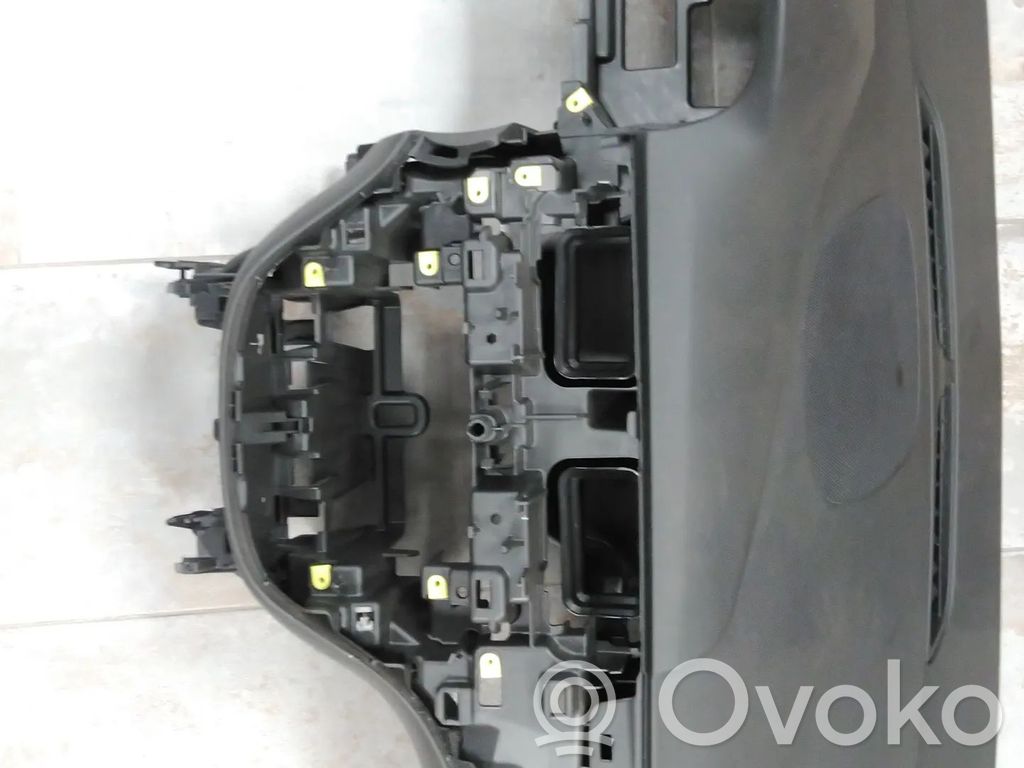 Opel Corsa E Panelė 
