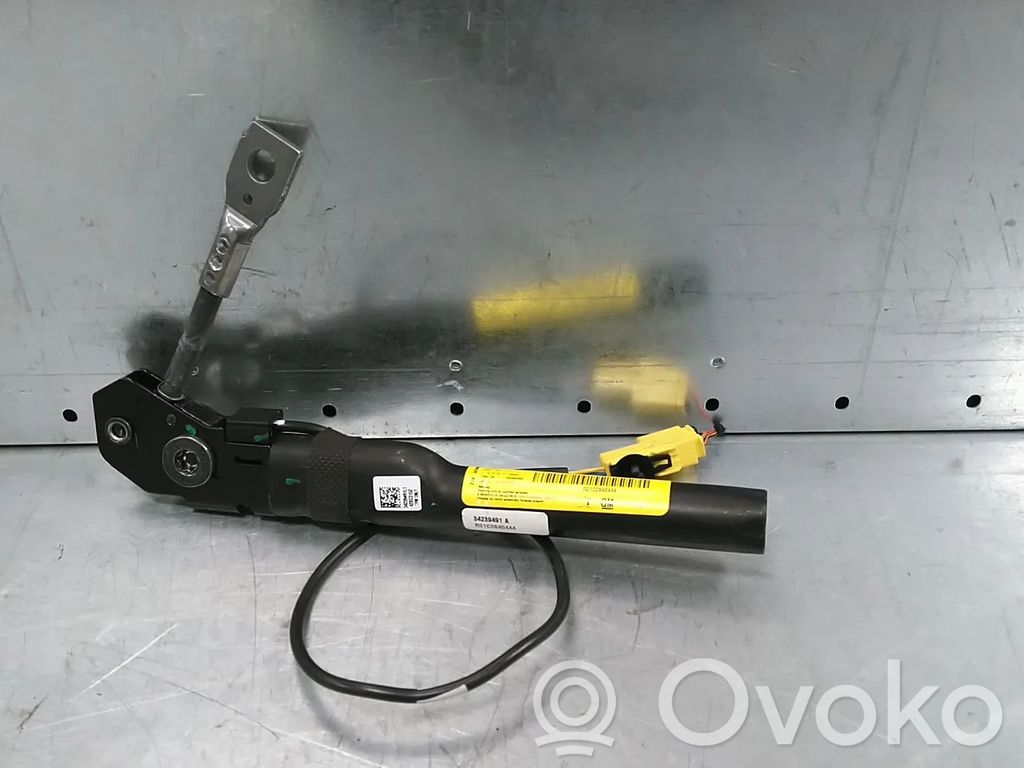 Opel Meriva B Klamra przedniego pasa bezpieczeństwa 