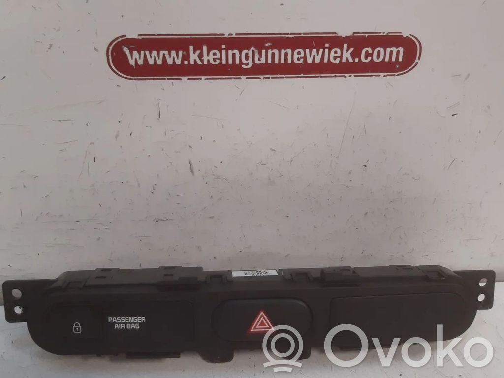 Inne części wnętrza samochodu   93790A4000,95930A4700,95960A4000