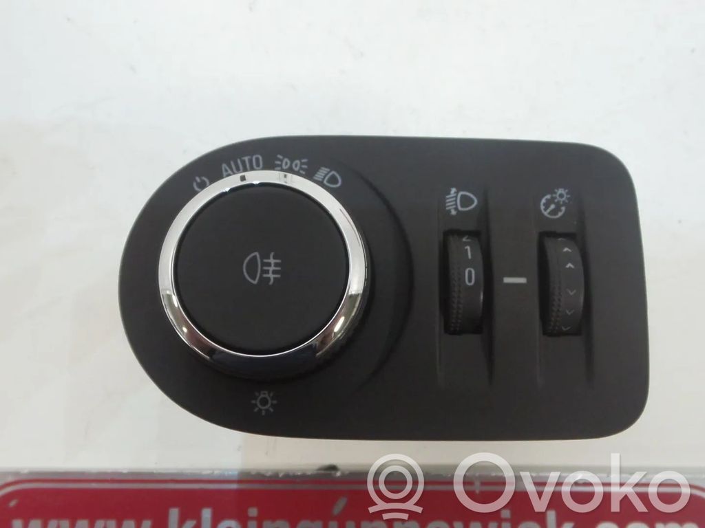Opel Adam Otros repuestos del interior 