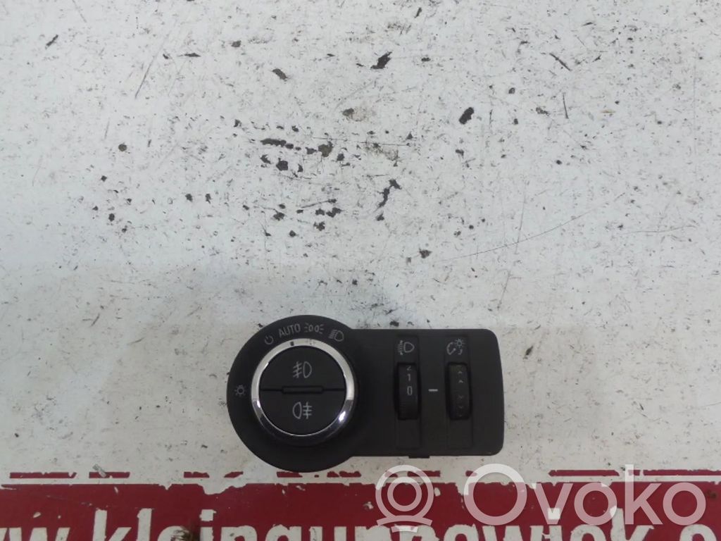 Opel Astra J Otros repuestos del interior 