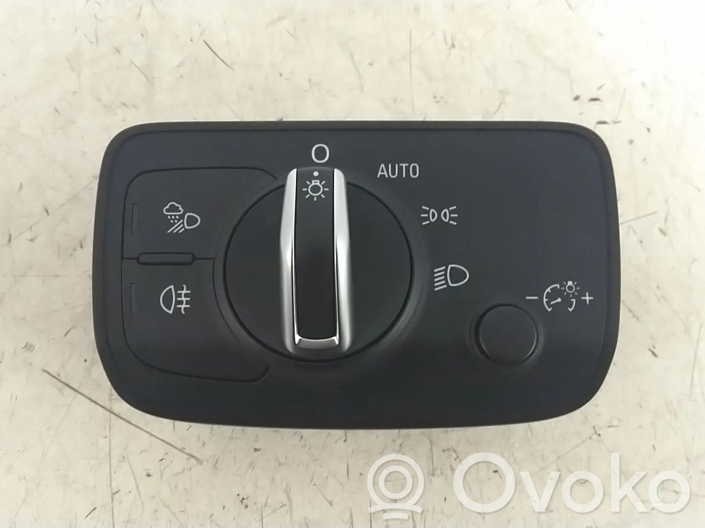 Altra parte interiore   8V0941531AR