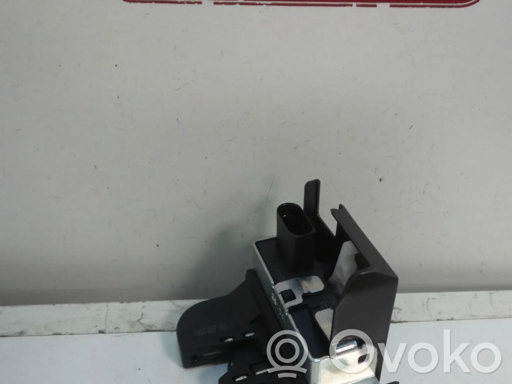 Volkswagen Golf Sportsvan Zamek klapy tylnej / bagażnika 