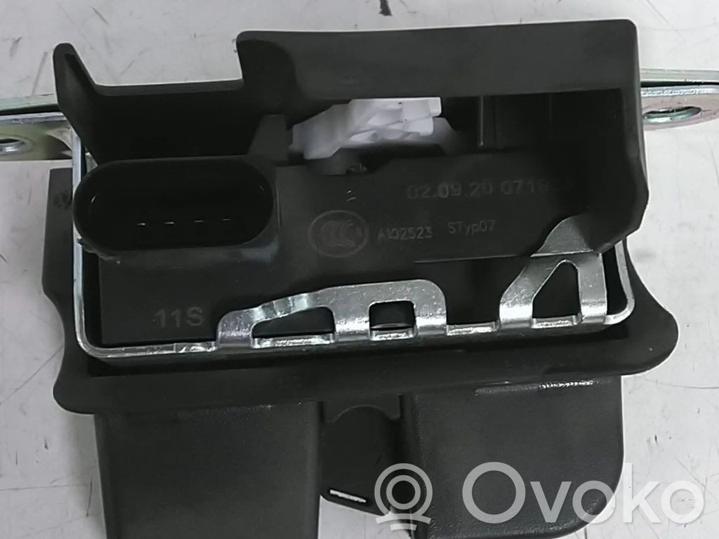 Volkswagen Golf VIII Încuietoare portbagaj 
