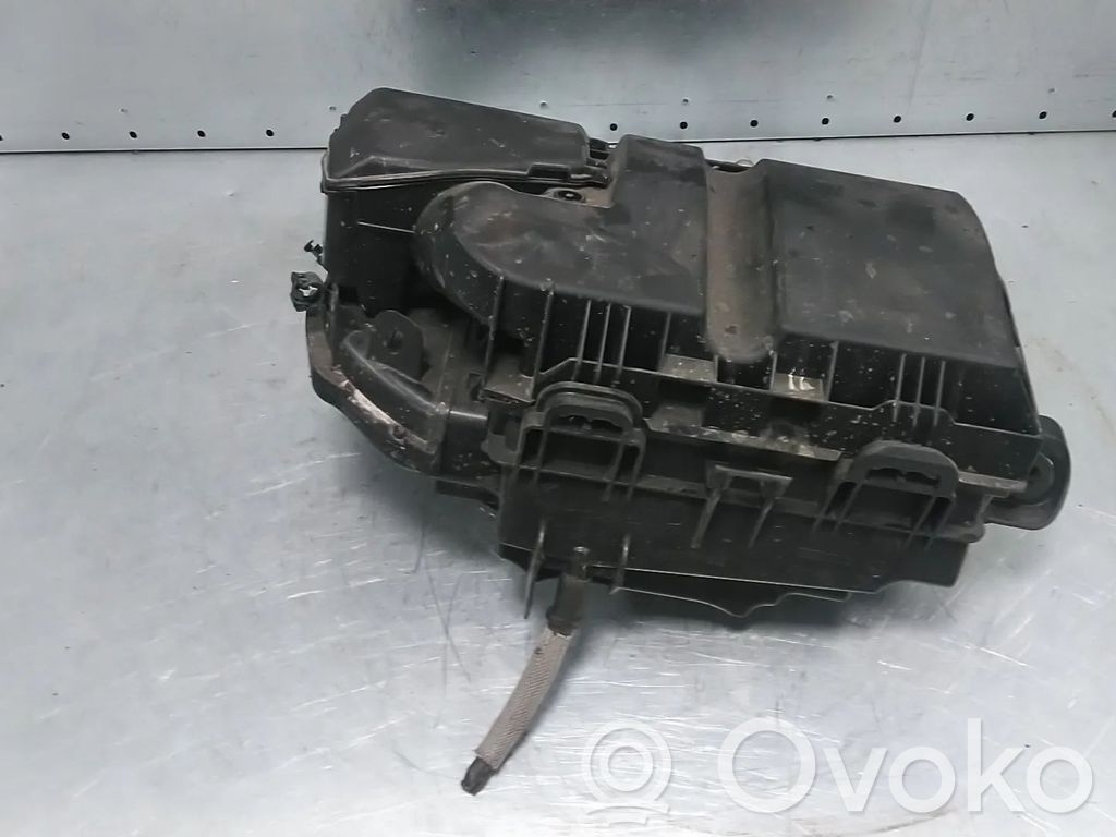 Opel Vivaro Scatola del filtro dell’aria 