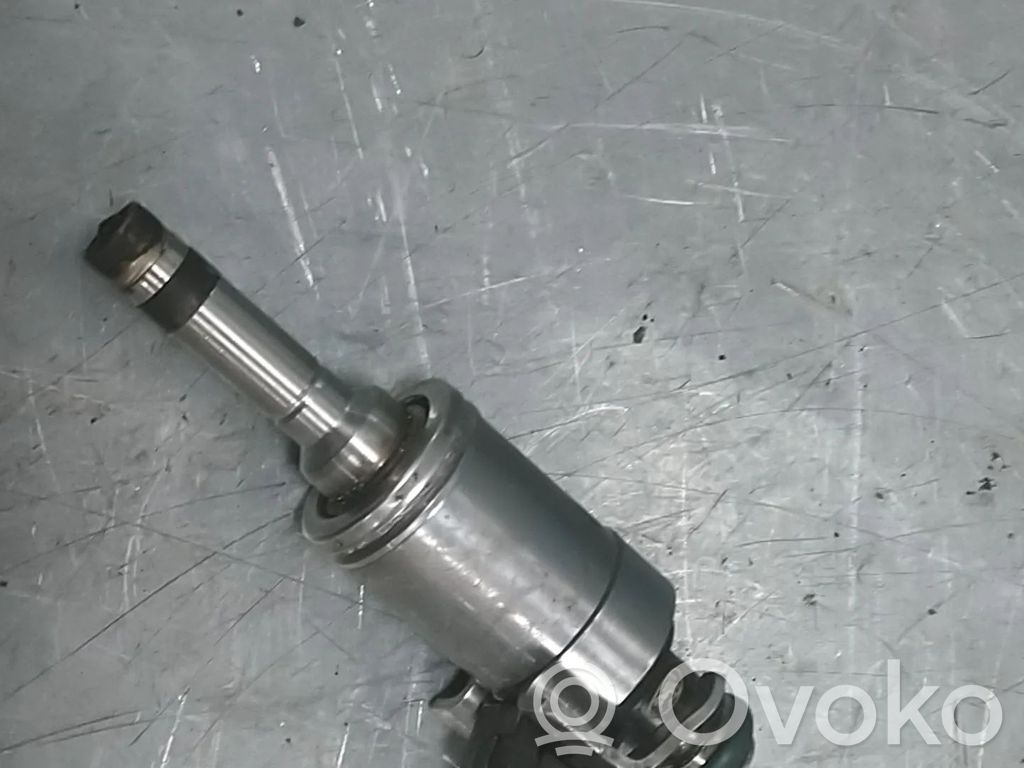 Ford Focus Fuel injector 