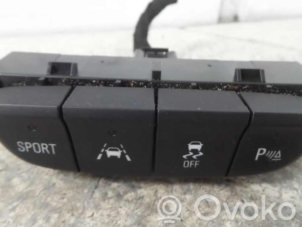 Vauxhall Astra K Inne części wnętrza samochodu 