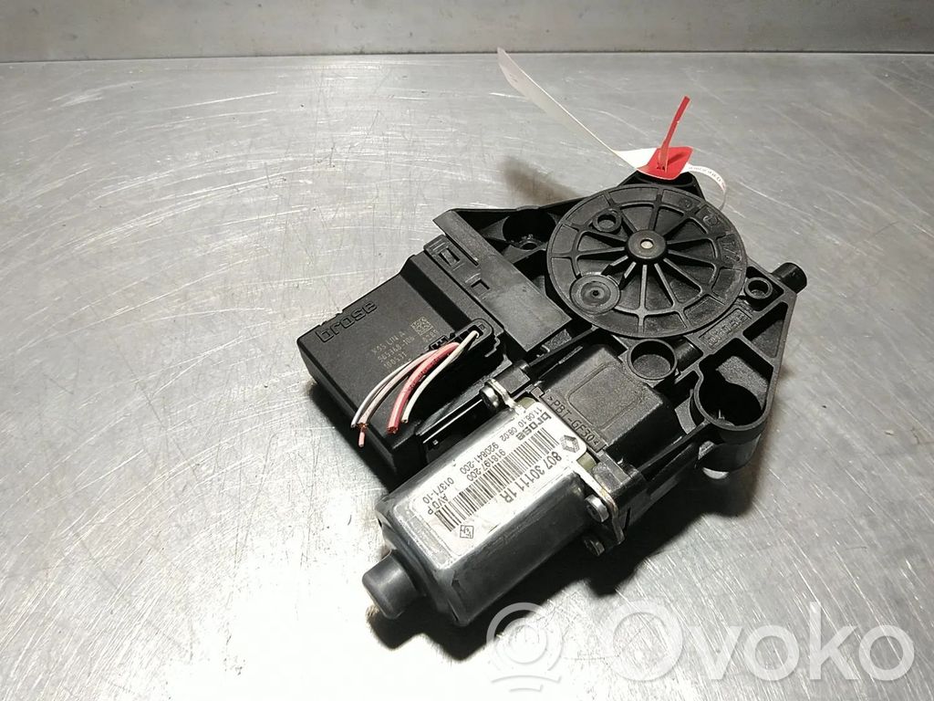 Renault Fluence Motor del regulador de la ventanilla de la puerta delantera 