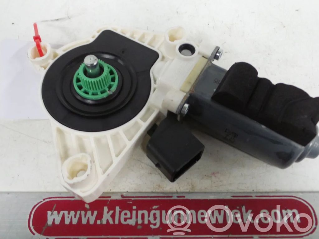 Mercedes-Benz CLA C117 X117 W117 Fensterhebermotor Tür vorne 