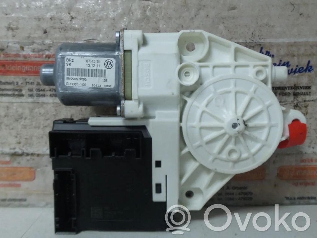 Volkswagen Tiguan Silnik regulatora szyby drzwi przednich 