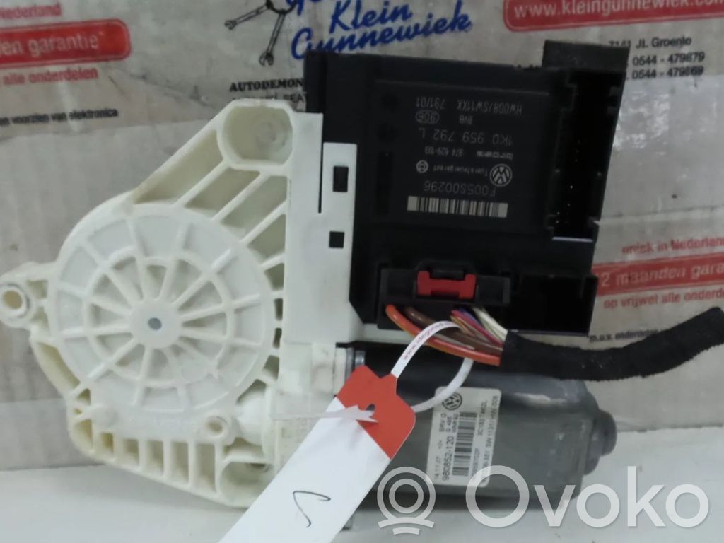 Volkswagen PASSAT B6 Silnik regulatora szyby drzwi przednich 