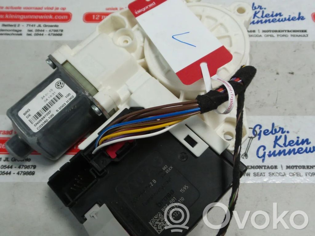 Volkswagen Tiguan Silnik regulatora szyby drzwi przednich 