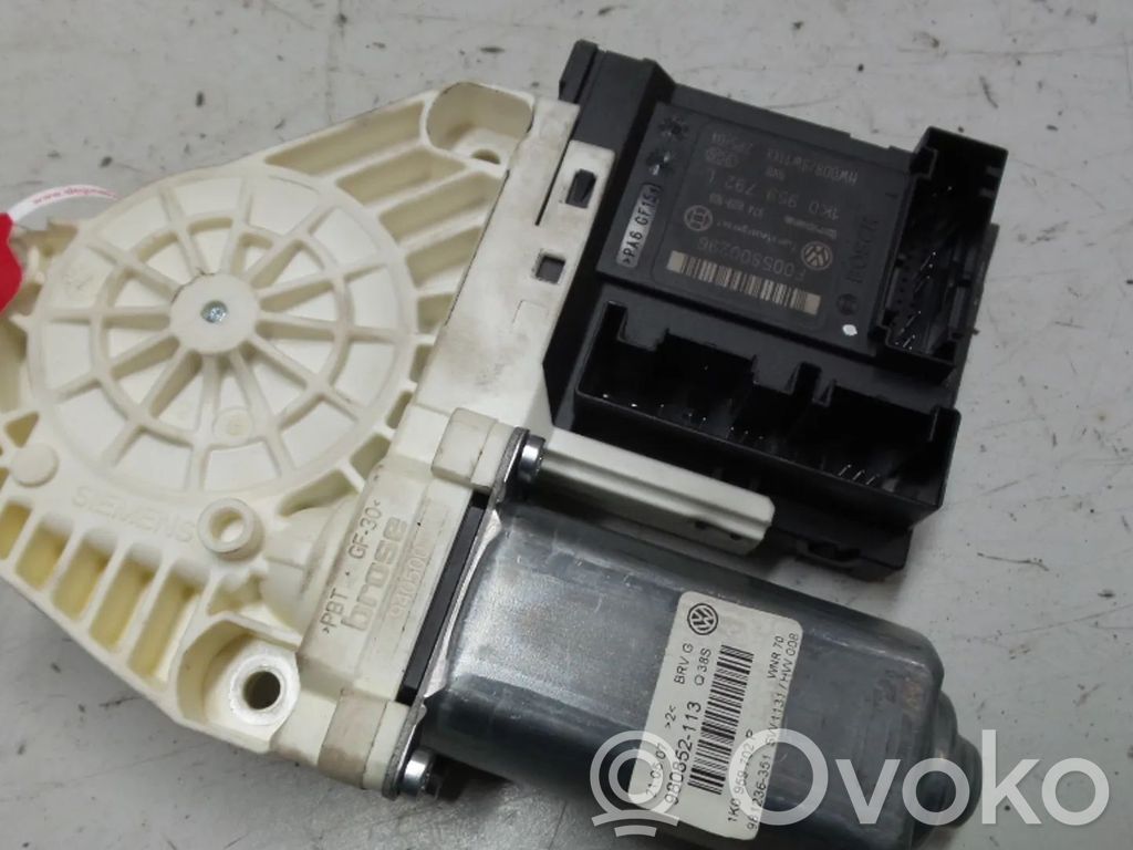 Volkswagen PASSAT B6 Silnik regulatora szyby drzwi przednich 