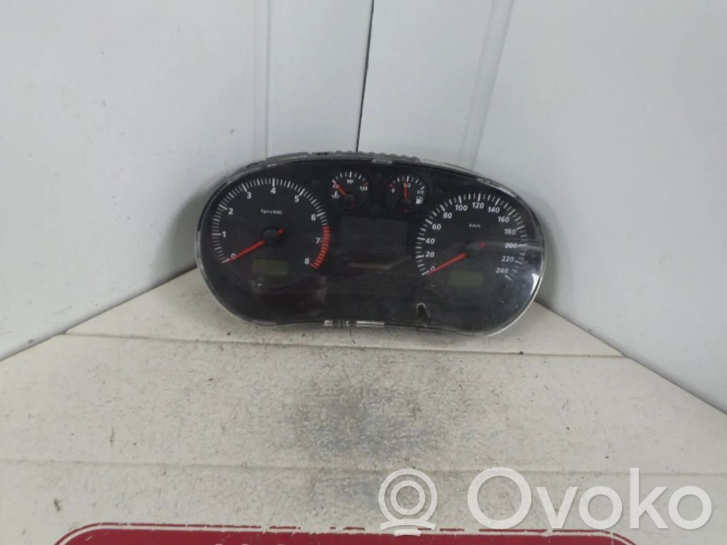 Seat Leon (1M) Licznik / Prędkościomierz 