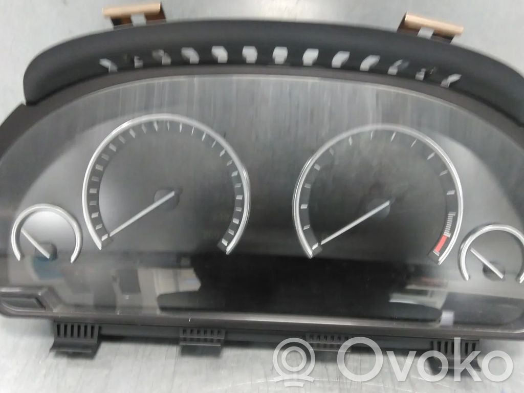 BMW 5 GT F07 Geschwindigkeitsmesser Cockpit 