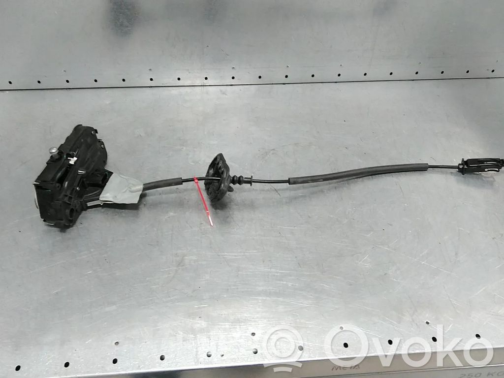 Ford Focus Priekšpusē slēdzene 