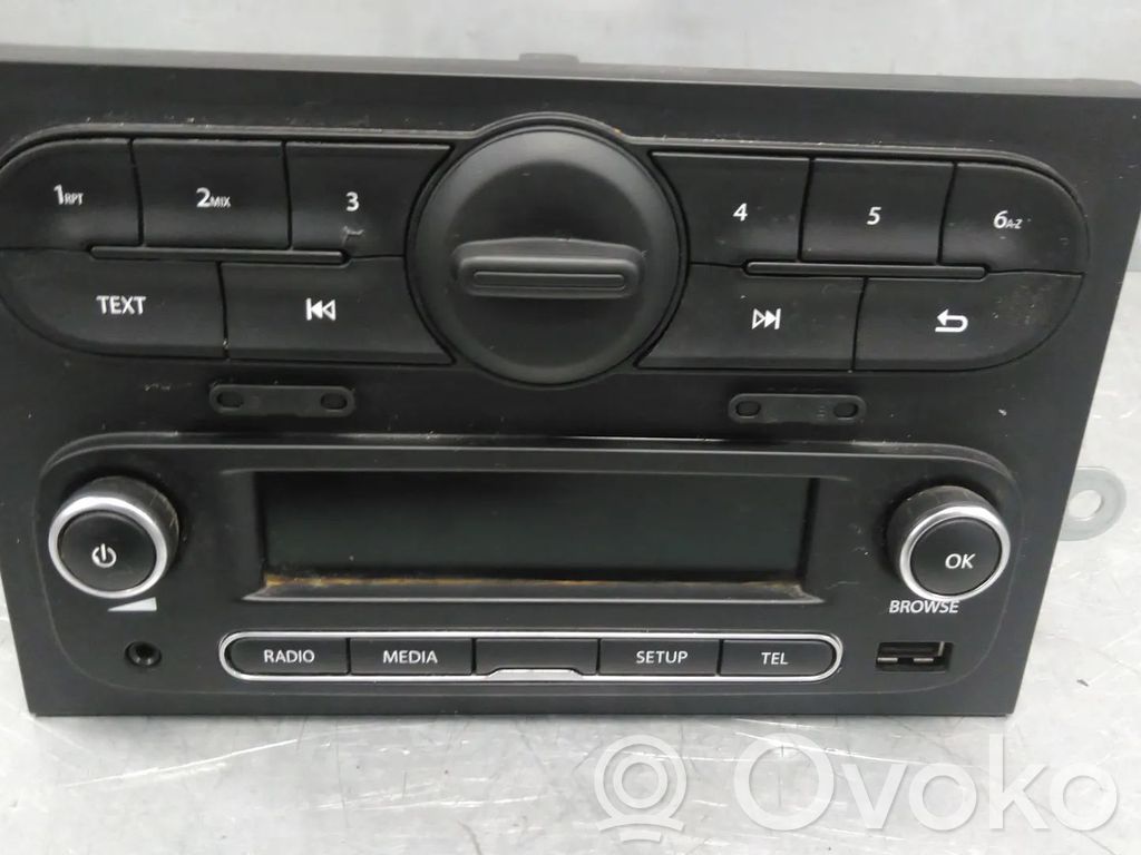 Renault Twingo III Panel / Radioodtwarzacz CD/DVD/GPS 